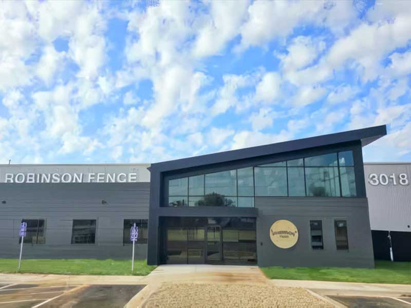 A friendly fence contracting professional